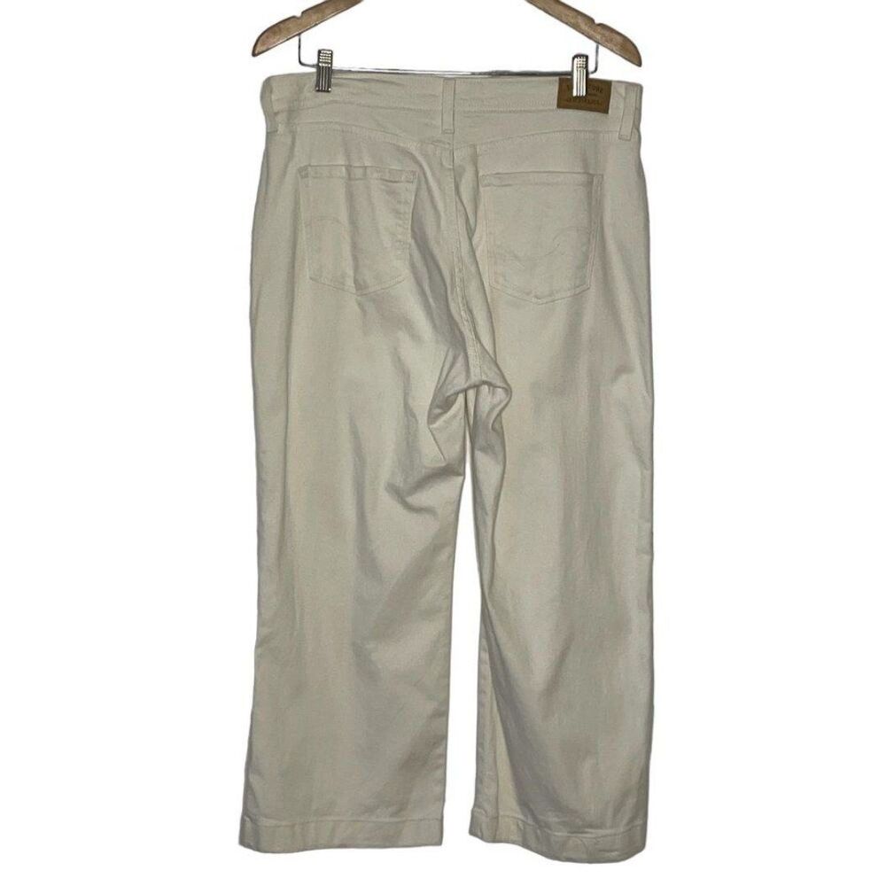 Levi Strauss Women's High Rise Wide Leg Crop Button Fly Off White Denim Size 14 - Picture 2 of 12
